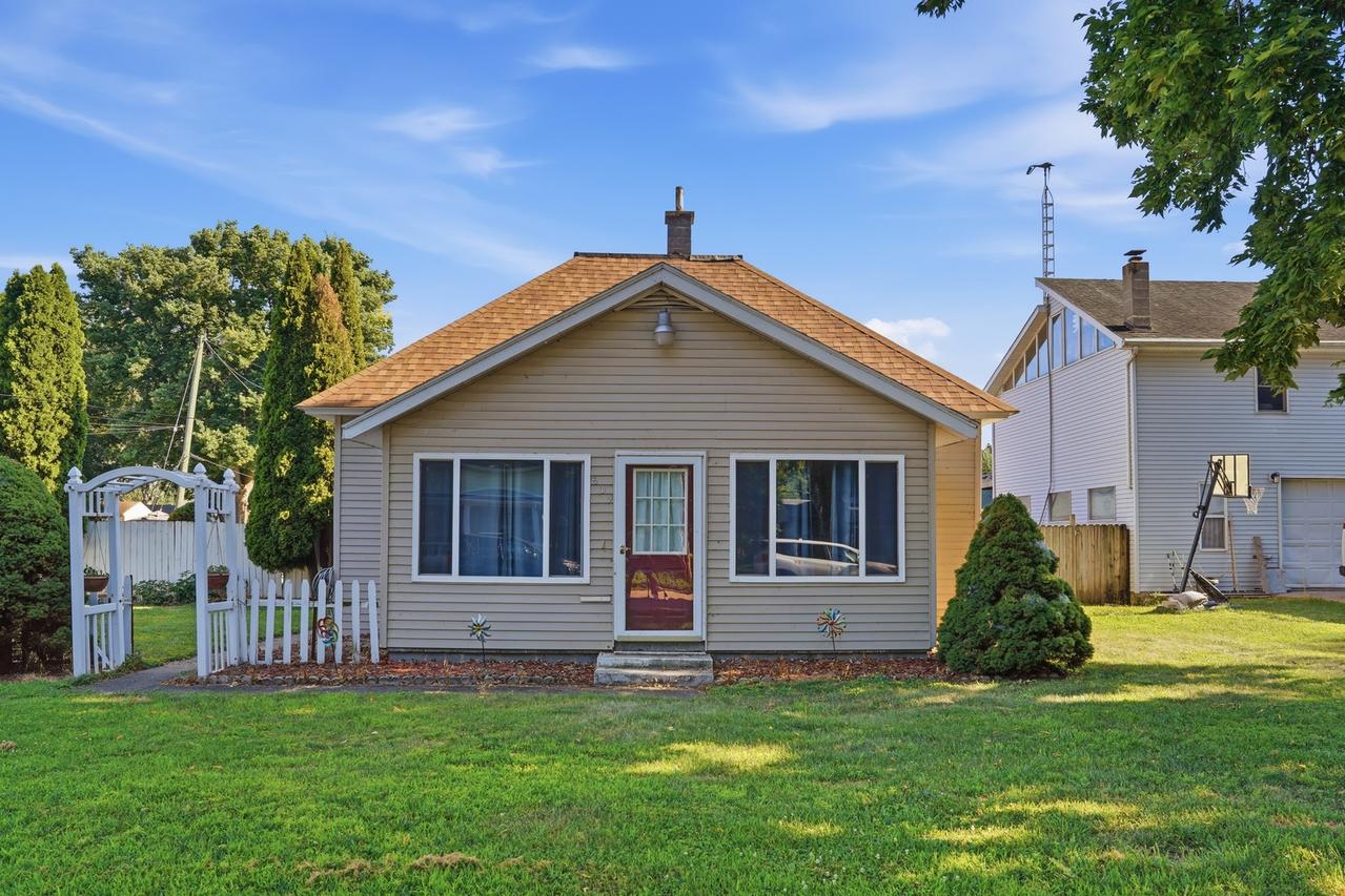 809 W 5th St., Rock Falls, IL 61071