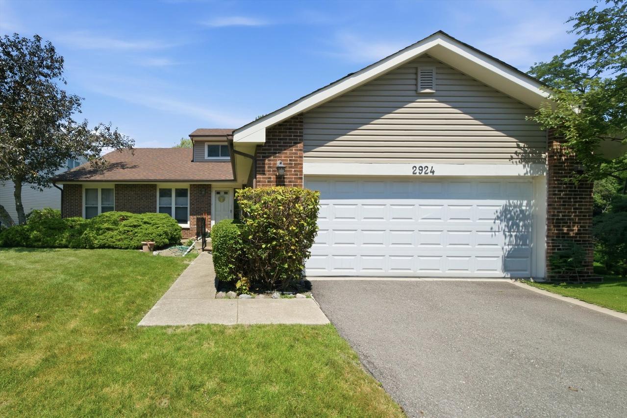 2924 Acorn Ln., Northbrook, IL 60062