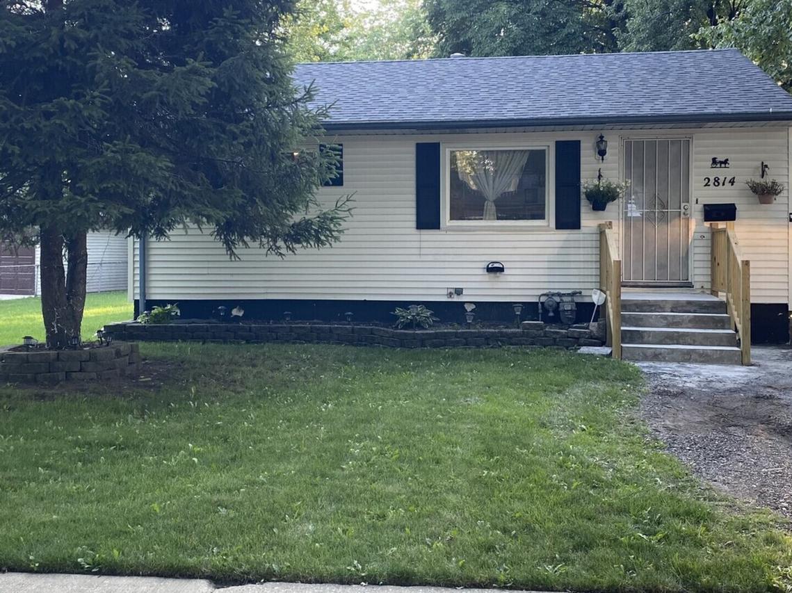 2814 N Butrick St., Waukegan, IL 60087