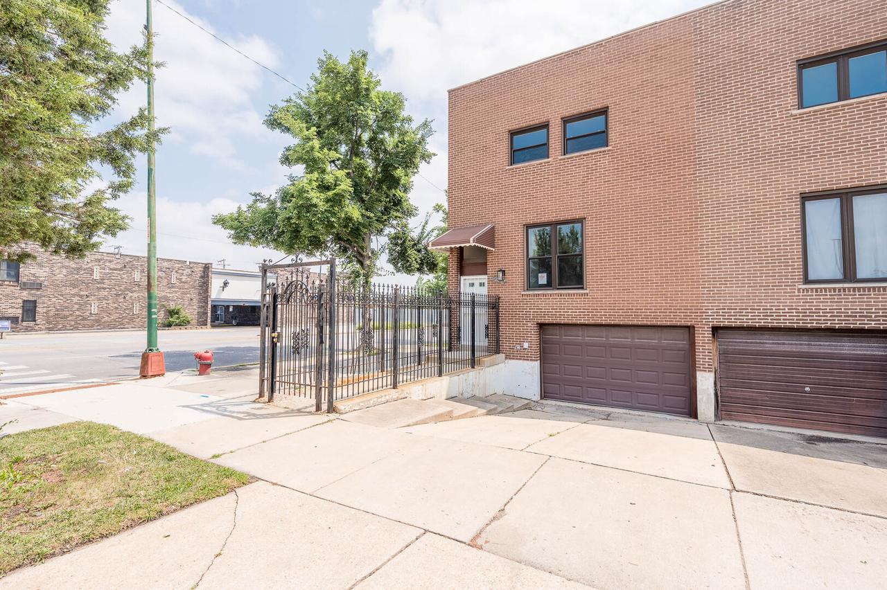 9501 S Racine Ave., Chicago, IL 60643
