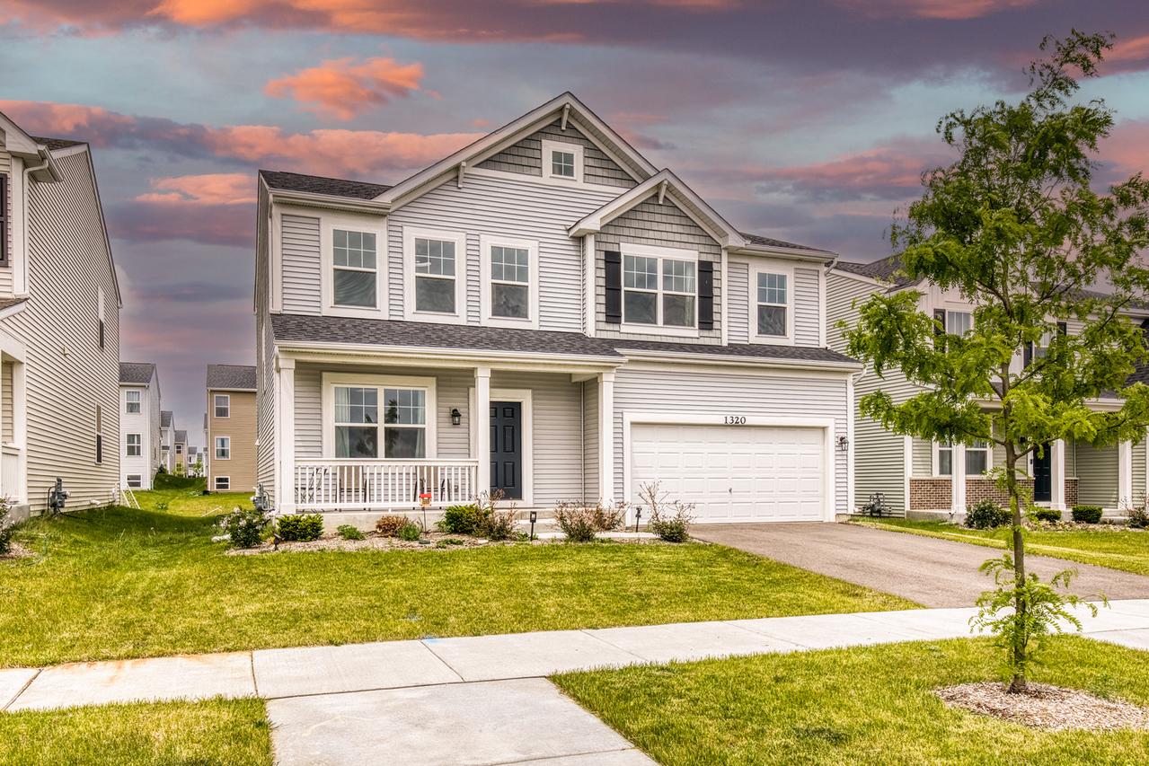 1320 Spencer Ln., South Elgin, IL 60177