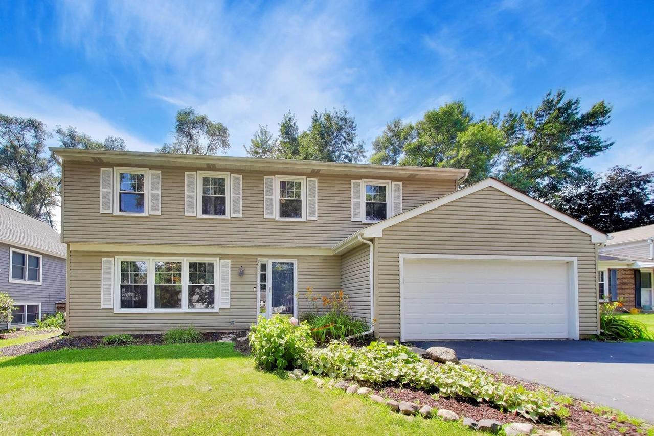 1917 Templar Dr., Naperville, IL 60565