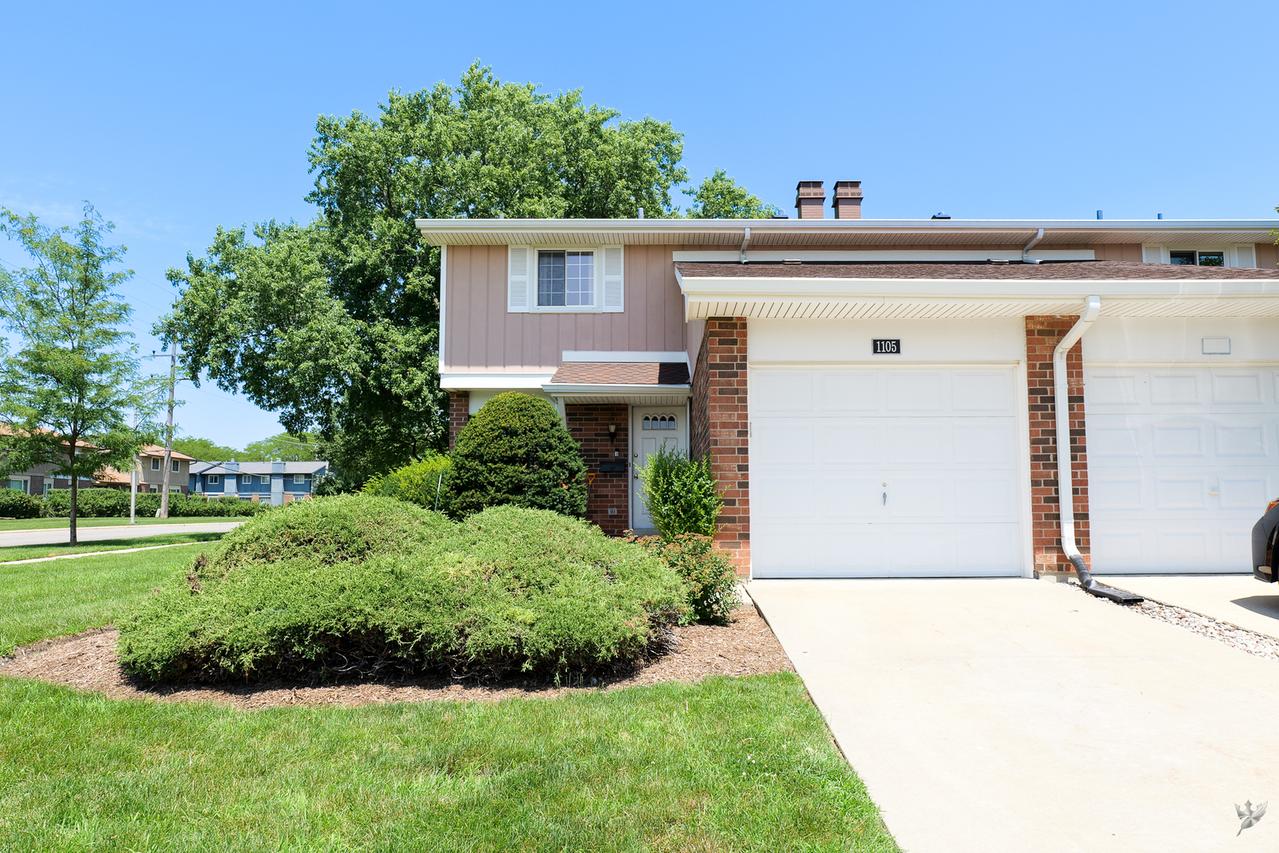 1105 Rhodes Ct., Wheaton, IL 60189