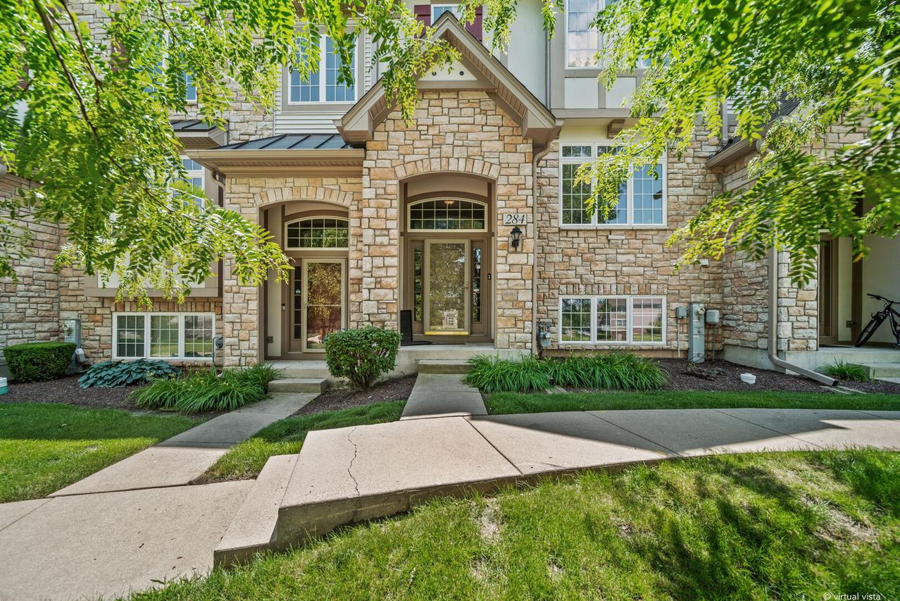 284 Edmundton Cir., Carol Stream, IL 60188