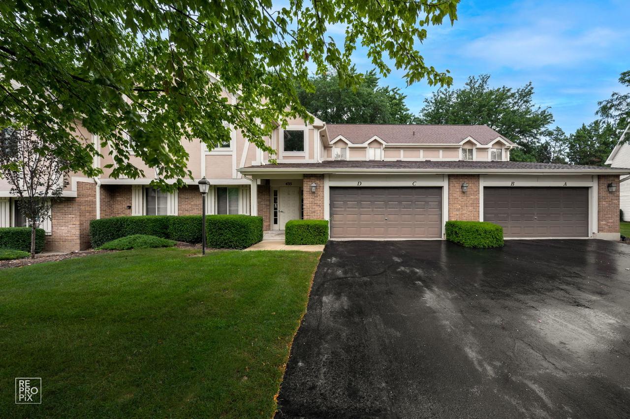 435 Somerset Ct. #B, Aurora, IL 60504
