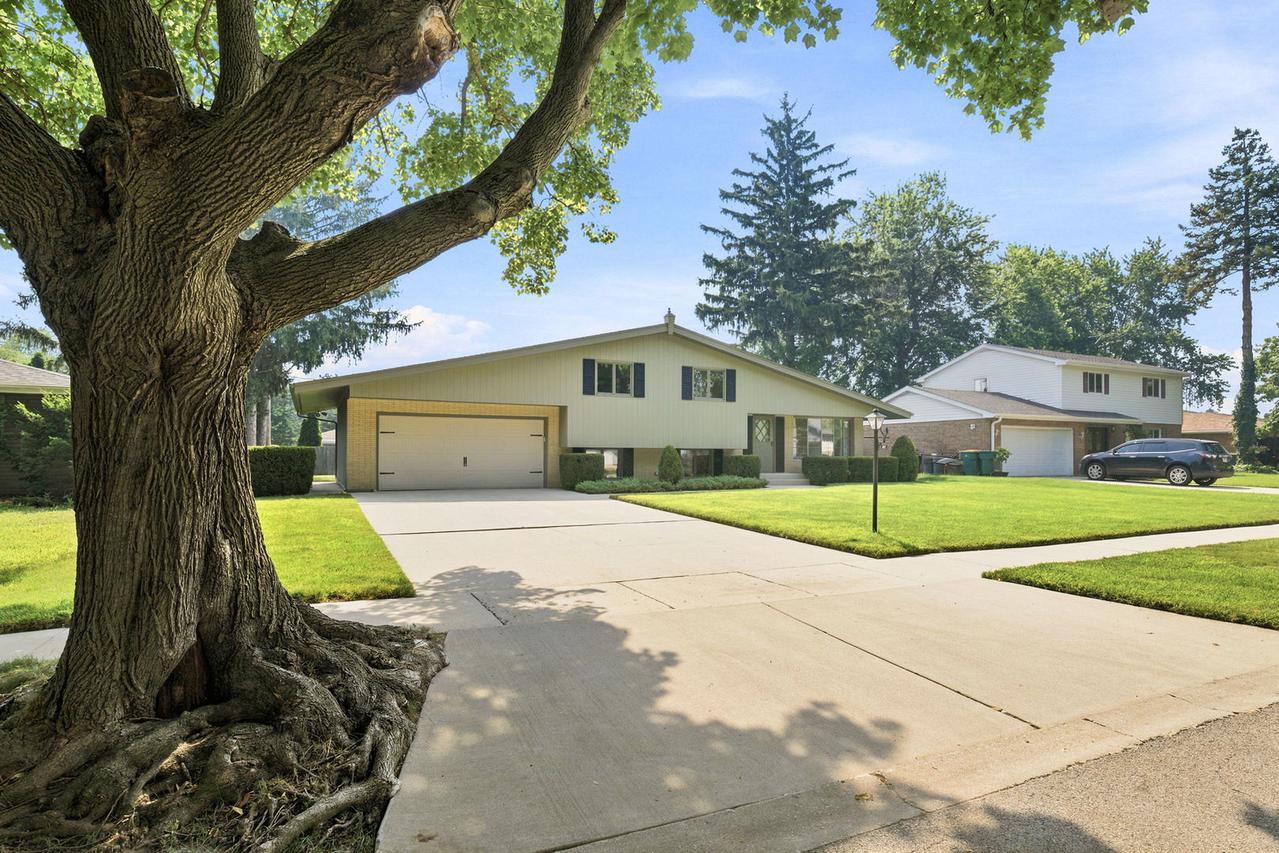 612 Bethel Dr., Joliet, IL 60435
