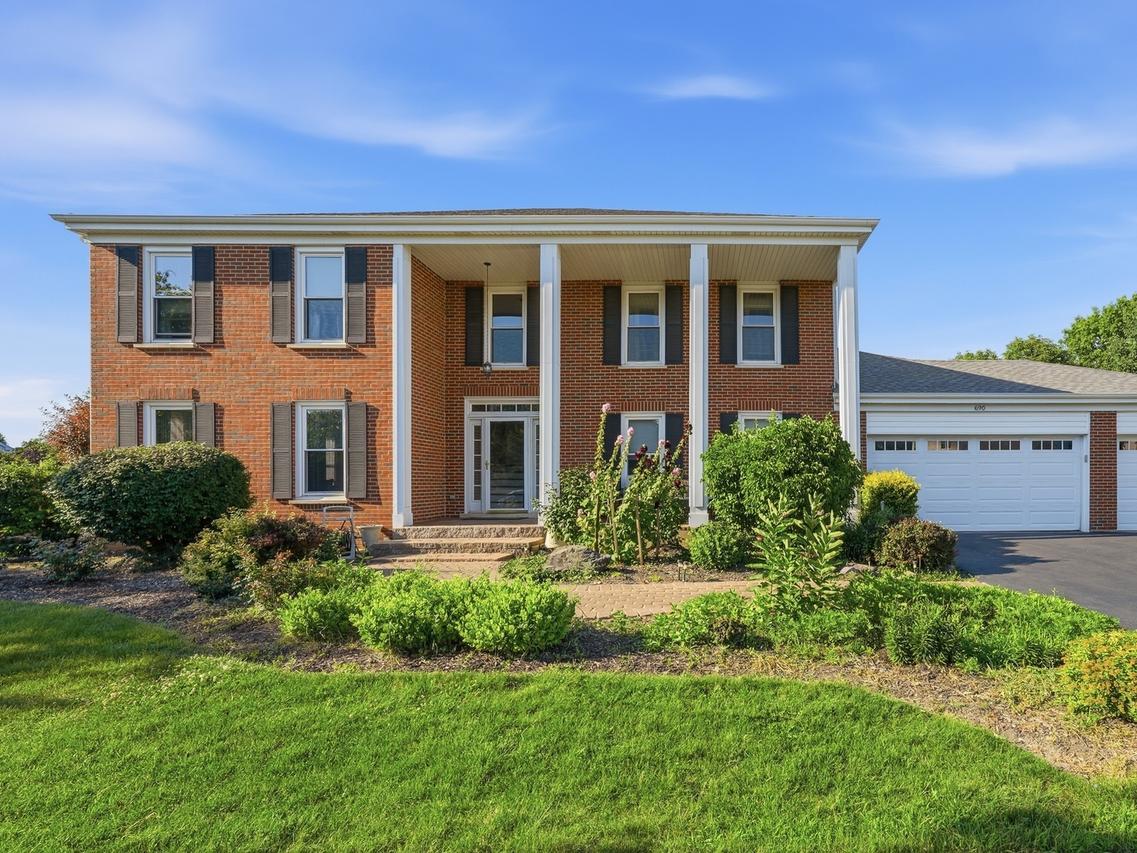 690 Waterford Dr., Des Plaines, IL 60016