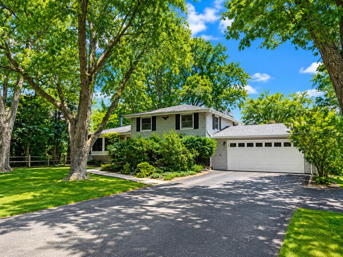 8 E Rollins Rd., Round Lake Beach, IL 60073