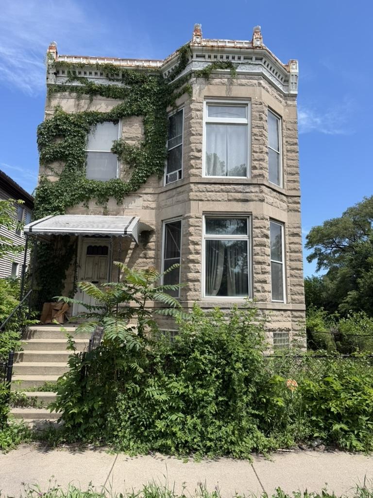 58 W Marquette Rd., Chicago, IL 60621