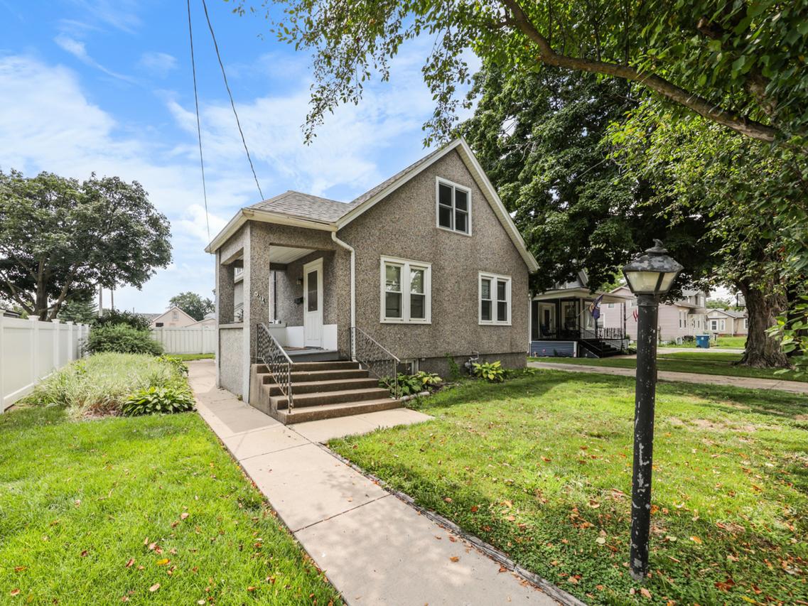 1614 7th St., Peru, IL 61354
