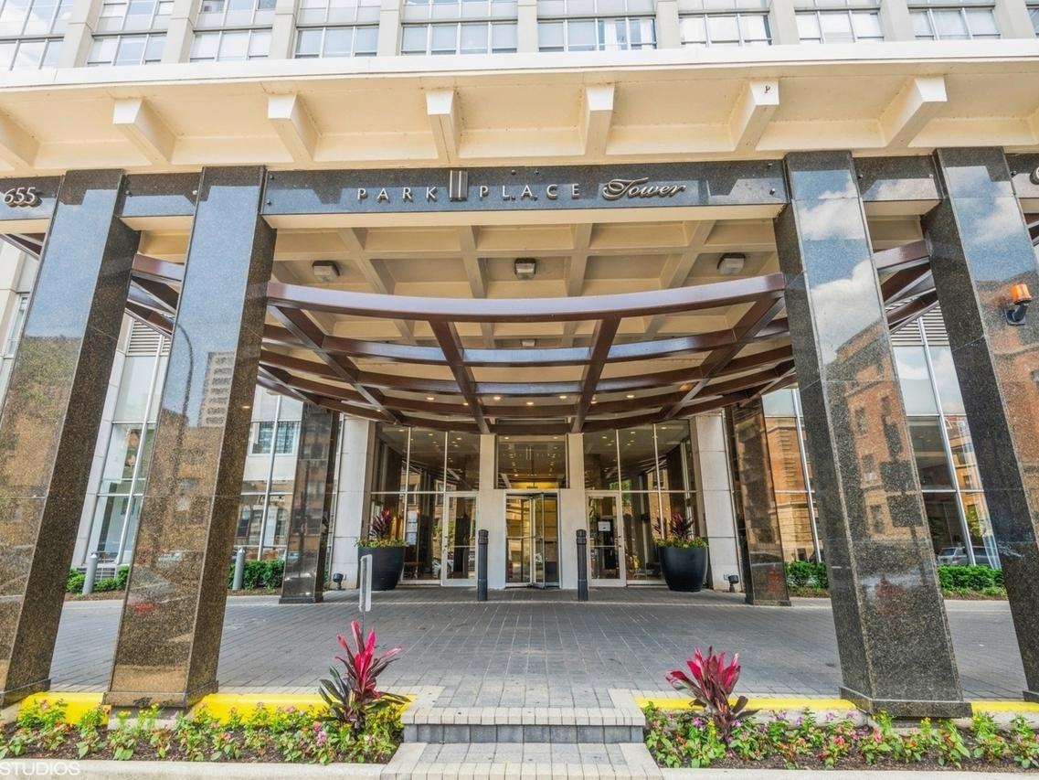 655 W Irving Park Rd. #5411, Chicago, IL 60613