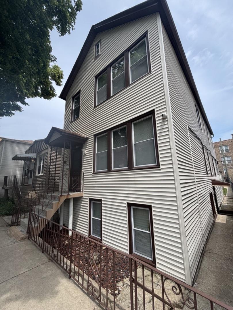 3327 S Lituanica Ave., Chicago, IL 60608