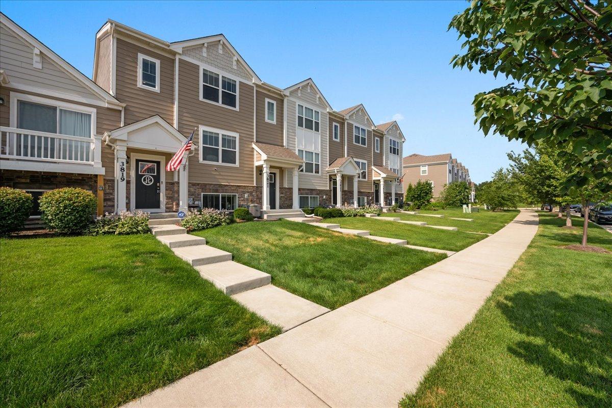 3819 Honeysuckle Ln., Elgin, IL 60124