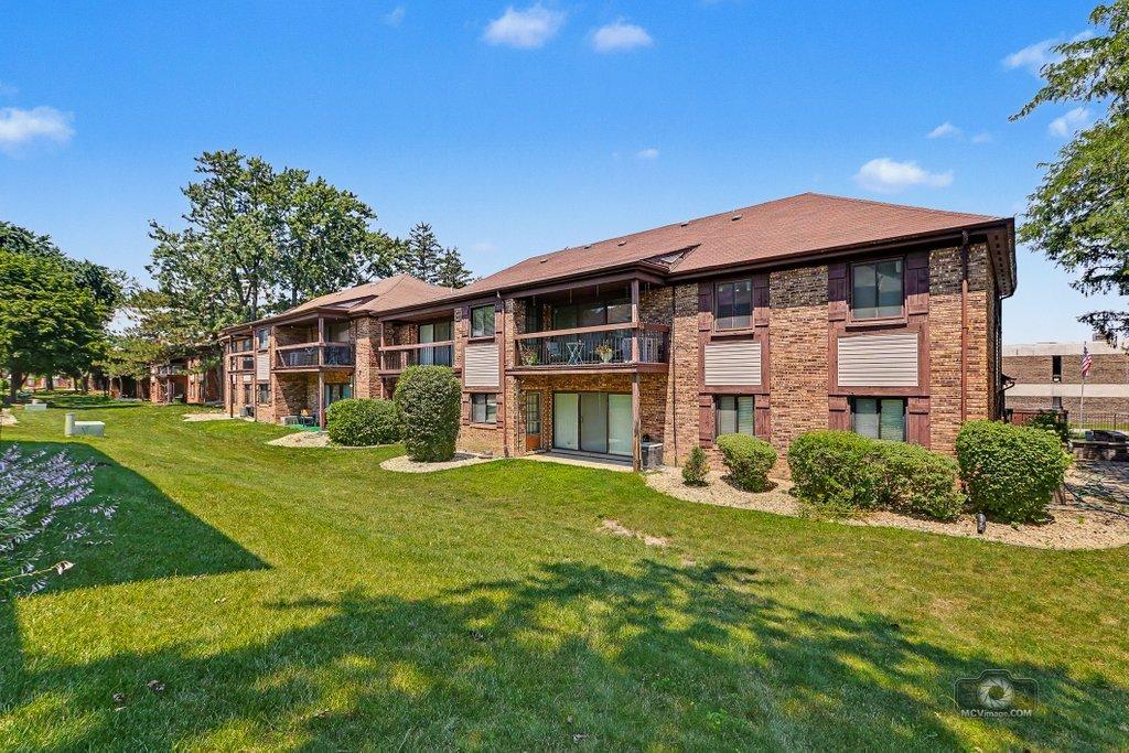 3201 184th St. #2B, Homewood, IL 60430