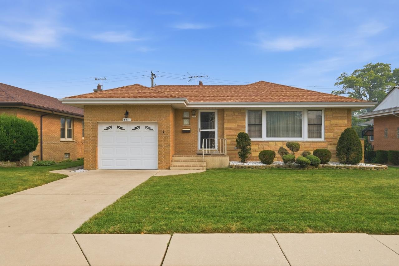 8531 W Agatite Ave., Chicago, IL 60656