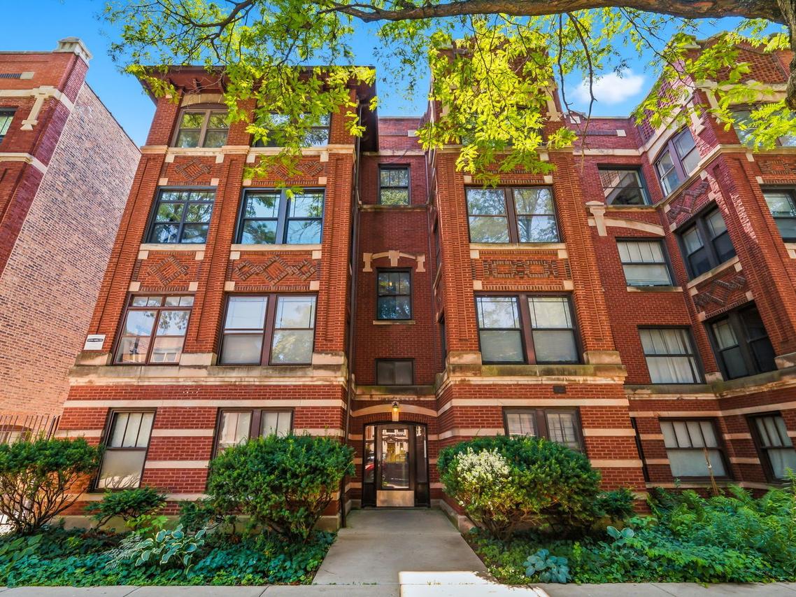1227 E Hyde Park Blvd. #2, Chicago, IL 60615
