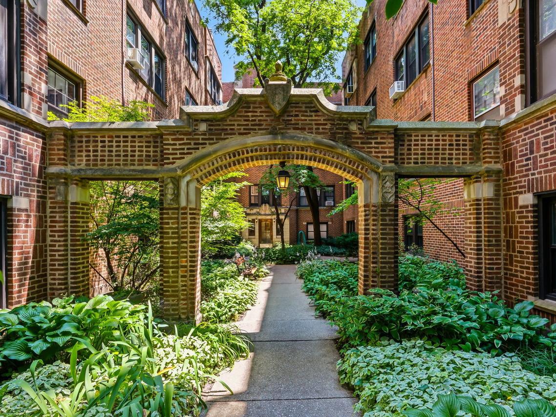 5459 S Ingleside Ave. #3S, Chicago, IL 60615