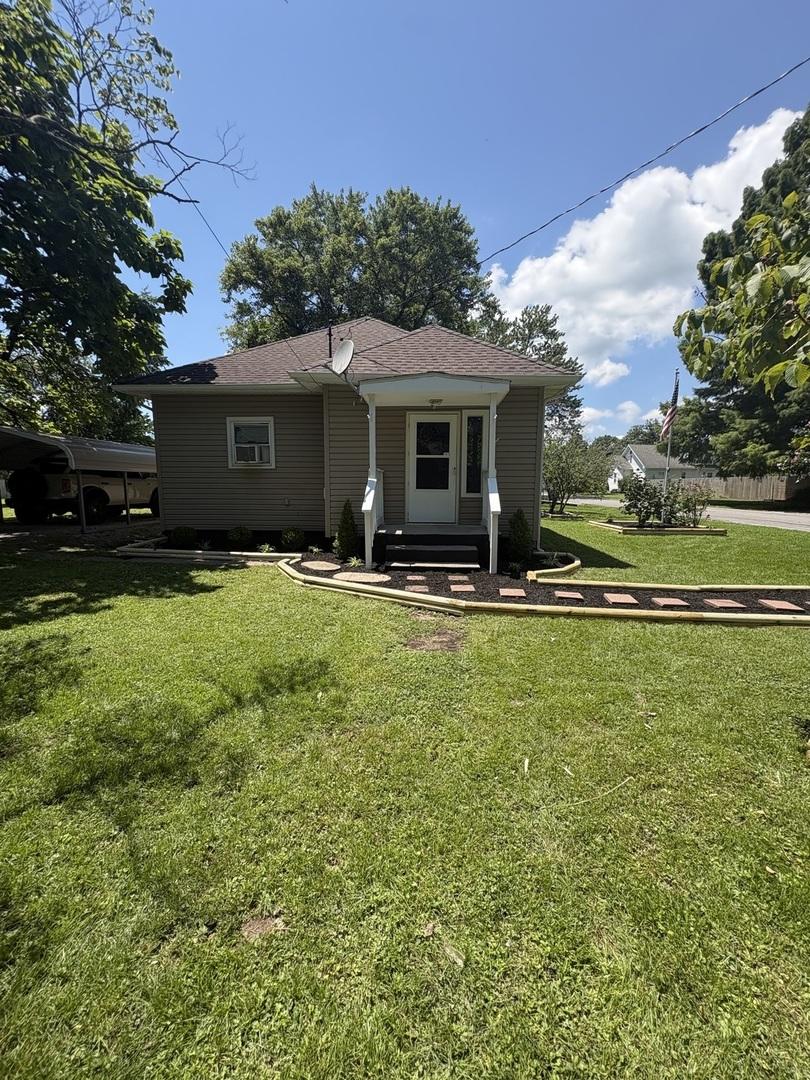 709 N Locust St., Sesser, IL 62884