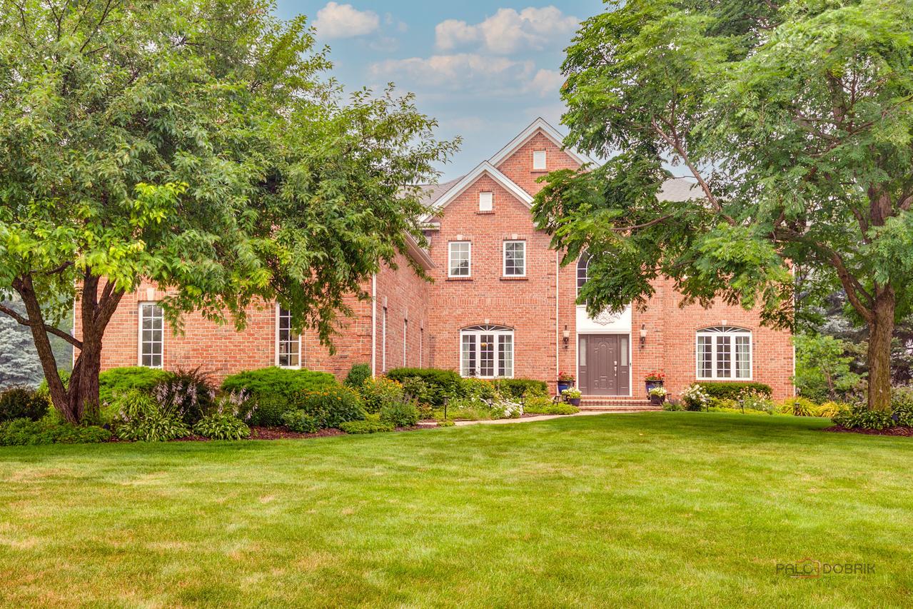 5572 Chancery Rd., Gurnee, IL 60031