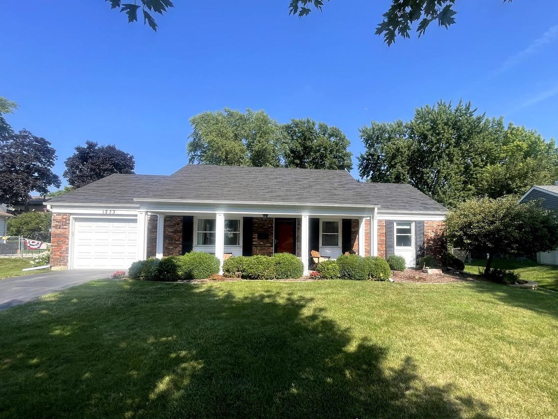 1233 Allison Ln., Schaumburg, IL 60194