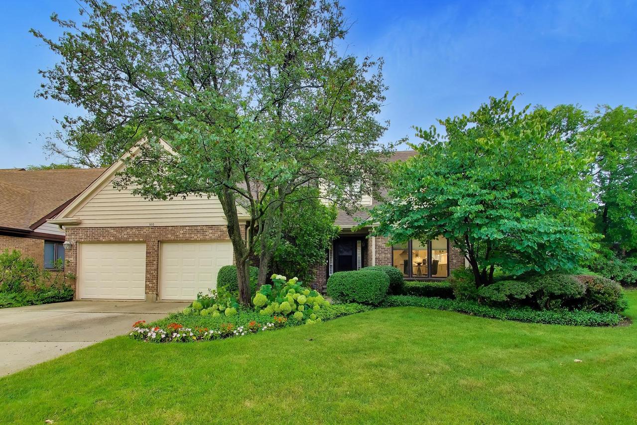 905 Villas Ct., Highland Park, IL 60035