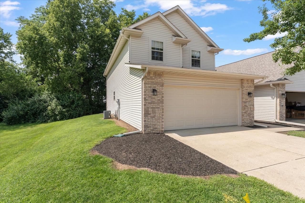 1203 Windwood Ln., Mahomet, IL 61853