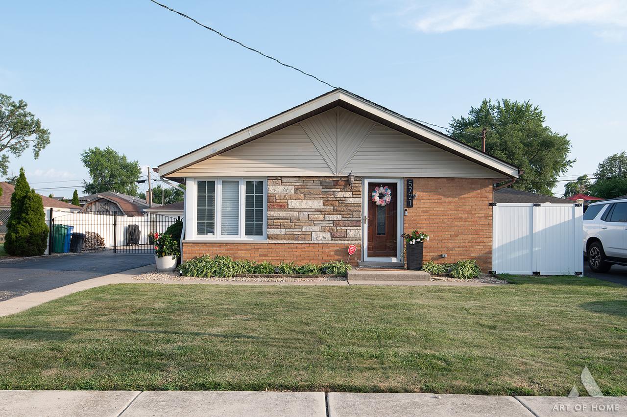 5721 W 83rd Pl., Burbank, IL 60459