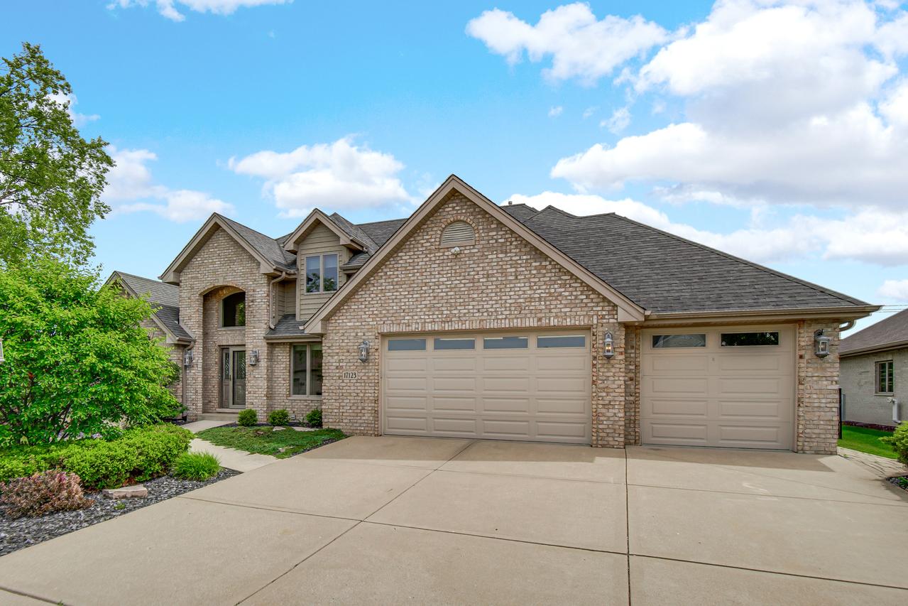 17123 Pointe Dr., Orland Park, IL 60467