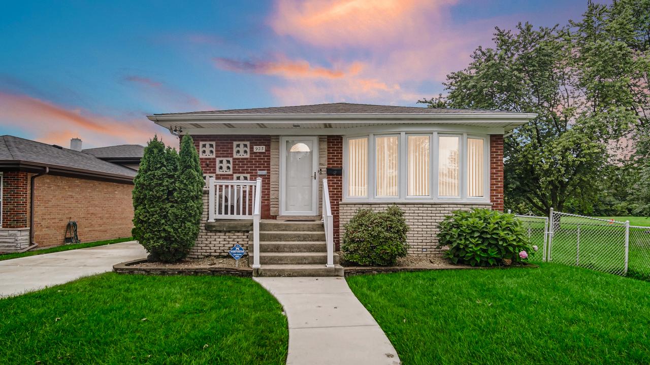 923 E 158th St., Dolton, IL 60419