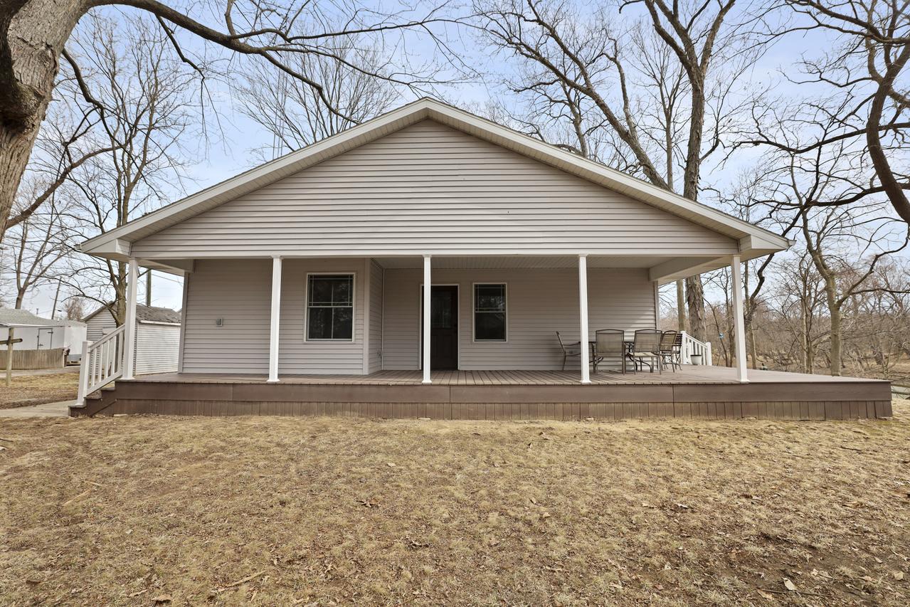 204 S Henry St., Ashkum, IL 60911