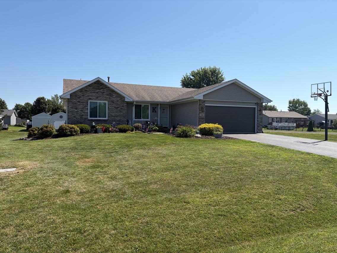 152 Prairie Moon Dr., Davis Junction, IL 61020