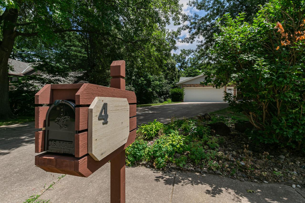 4 Vale Ct., Moline, IL 61265