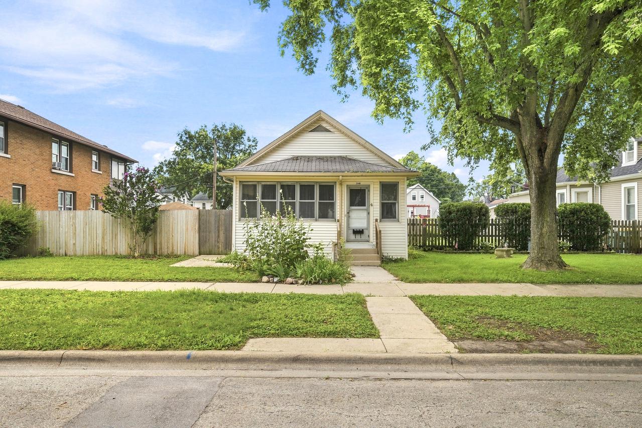 706 Campbell St., Joliet, IL 60435