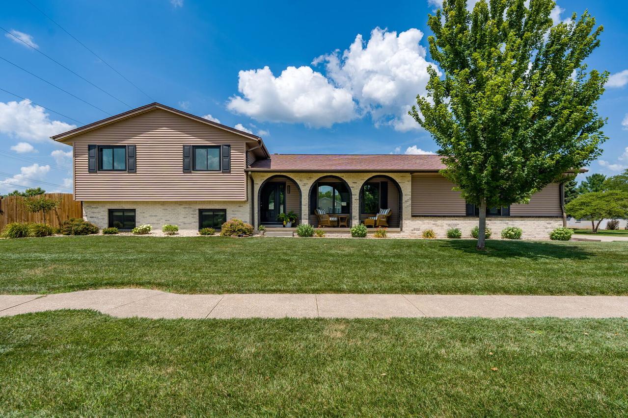 703 Cherry Dr., Geneseo, IL 61254