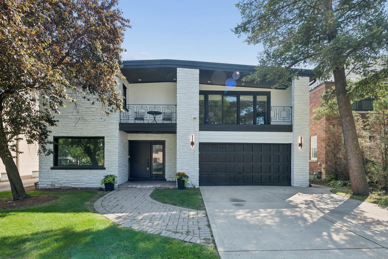 1329 Lathrop Ave., River Forest, IL 60305