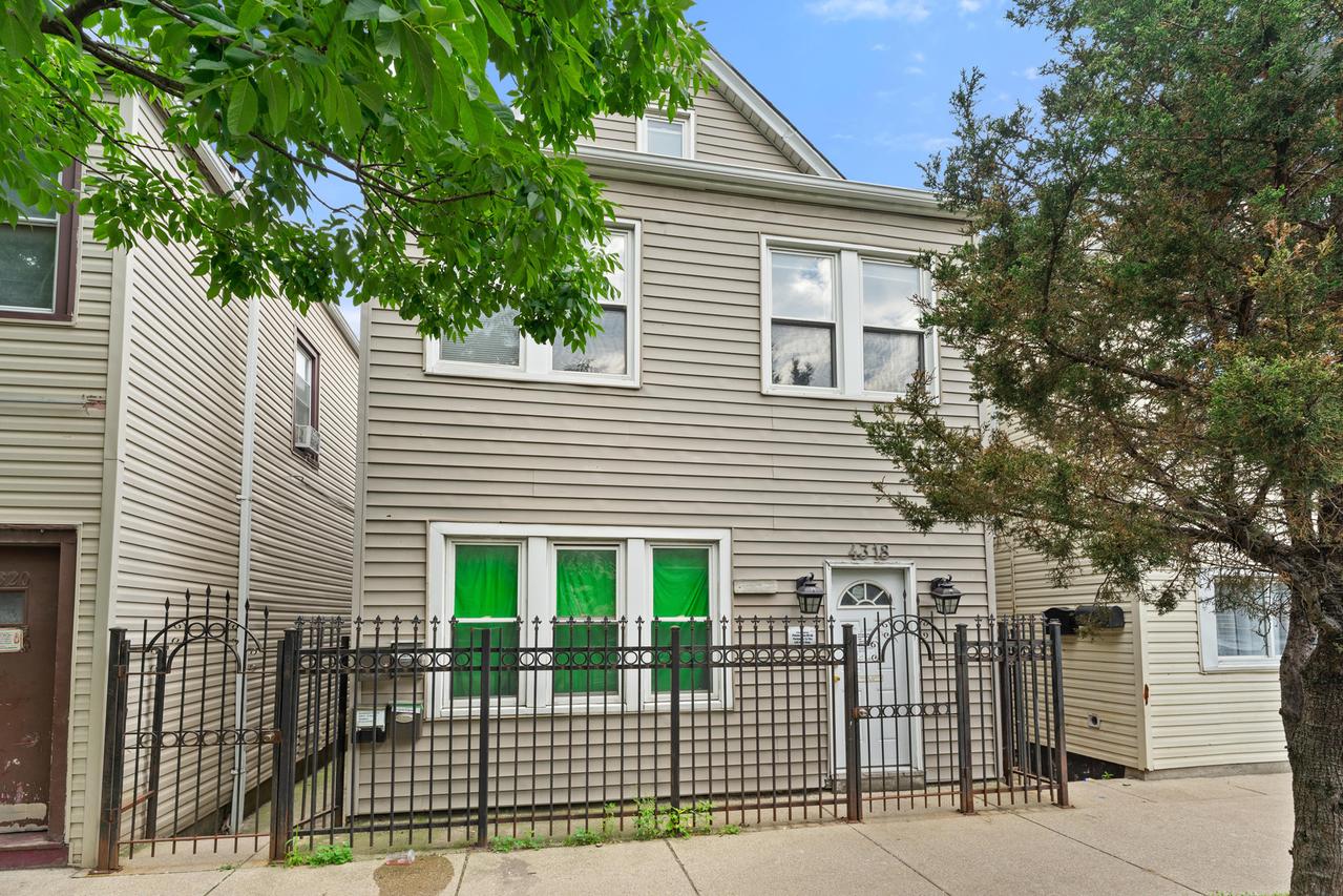 4318 S Hermitage Ave., Chicago, IL 60609