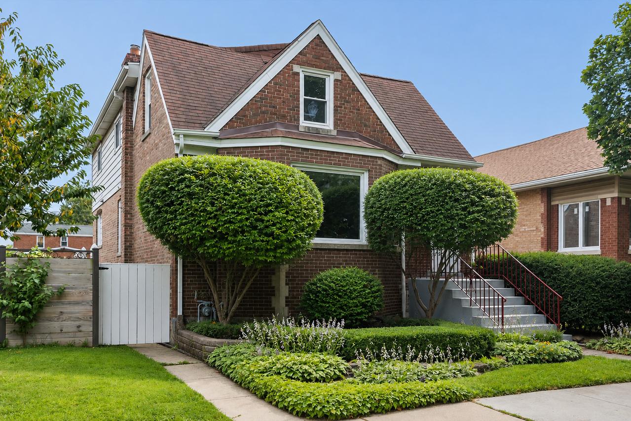 6404 33rd St., Berwyn, IL 60402