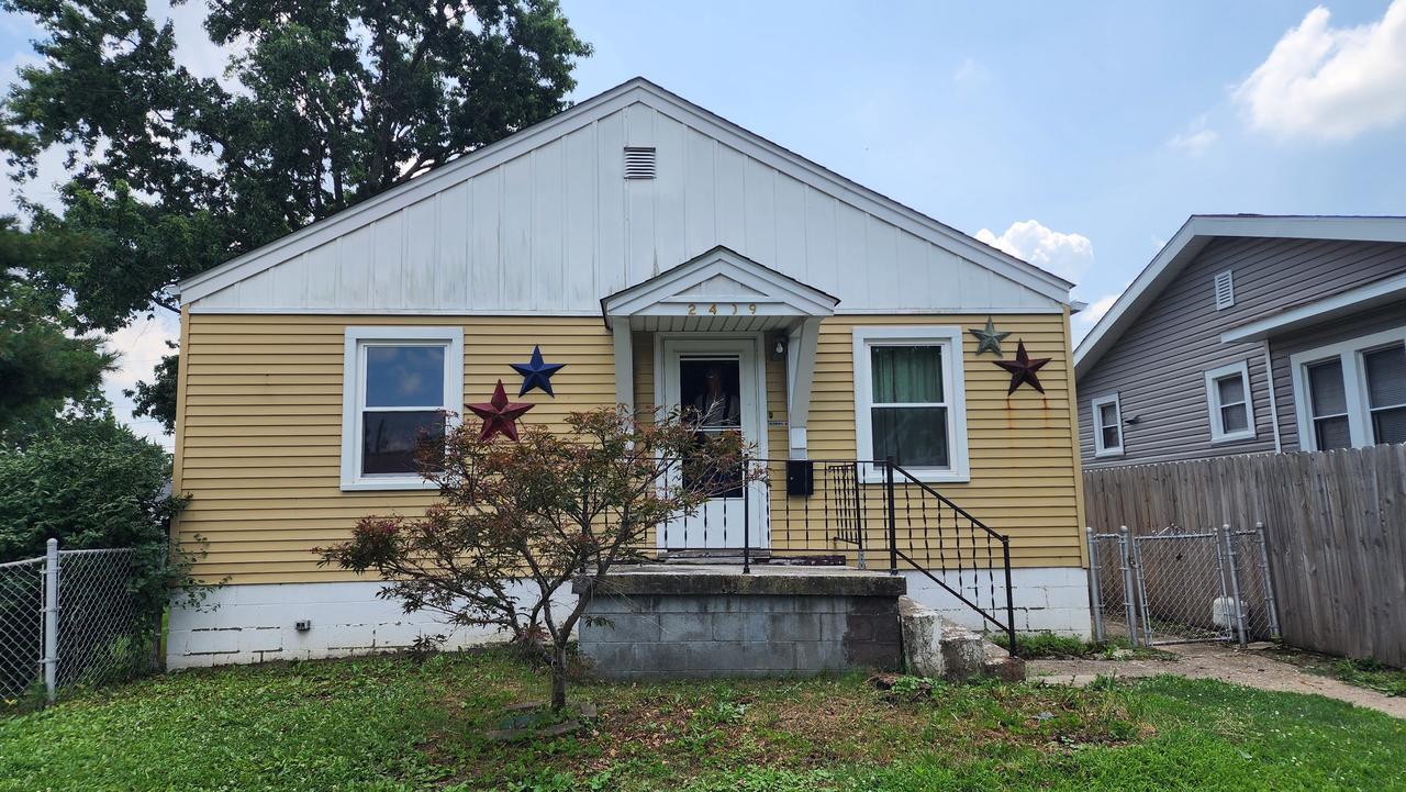 2409 E Main St., Decatur, IL 62521