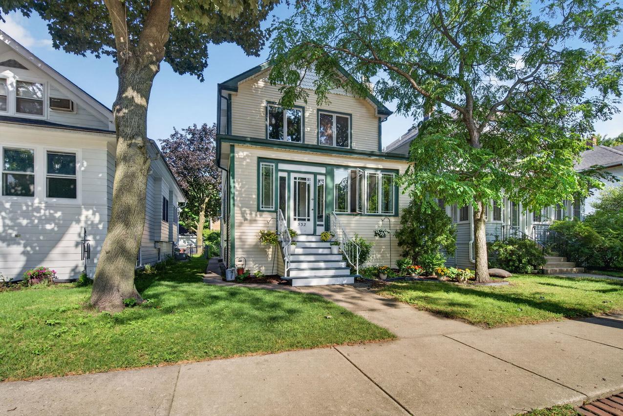 532 S Grove Ave., Oak Park, IL 60304
