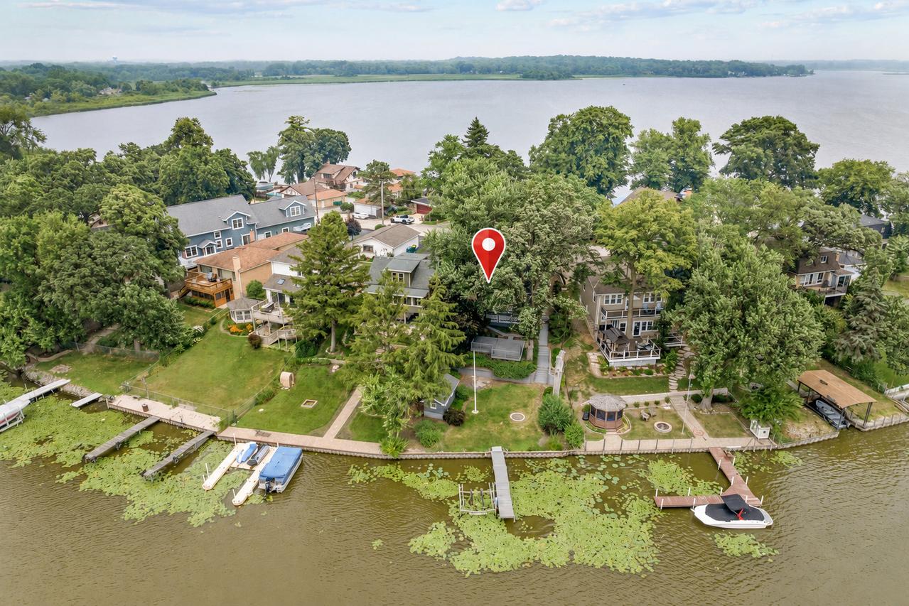 176 Riverside Island Dr., Fox Lake, IL 60020