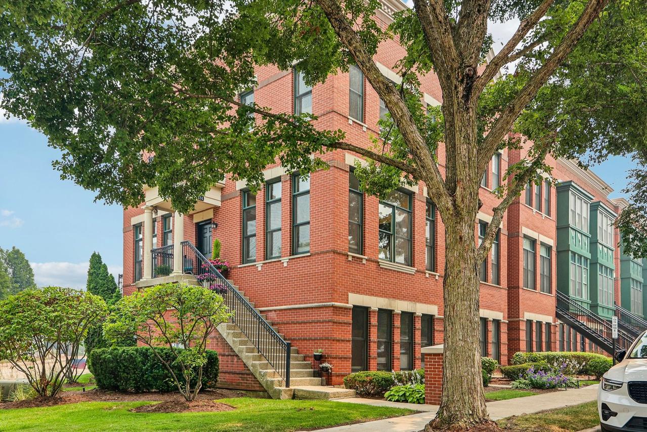 151 N Rose St. #E, Palatine, IL 60067