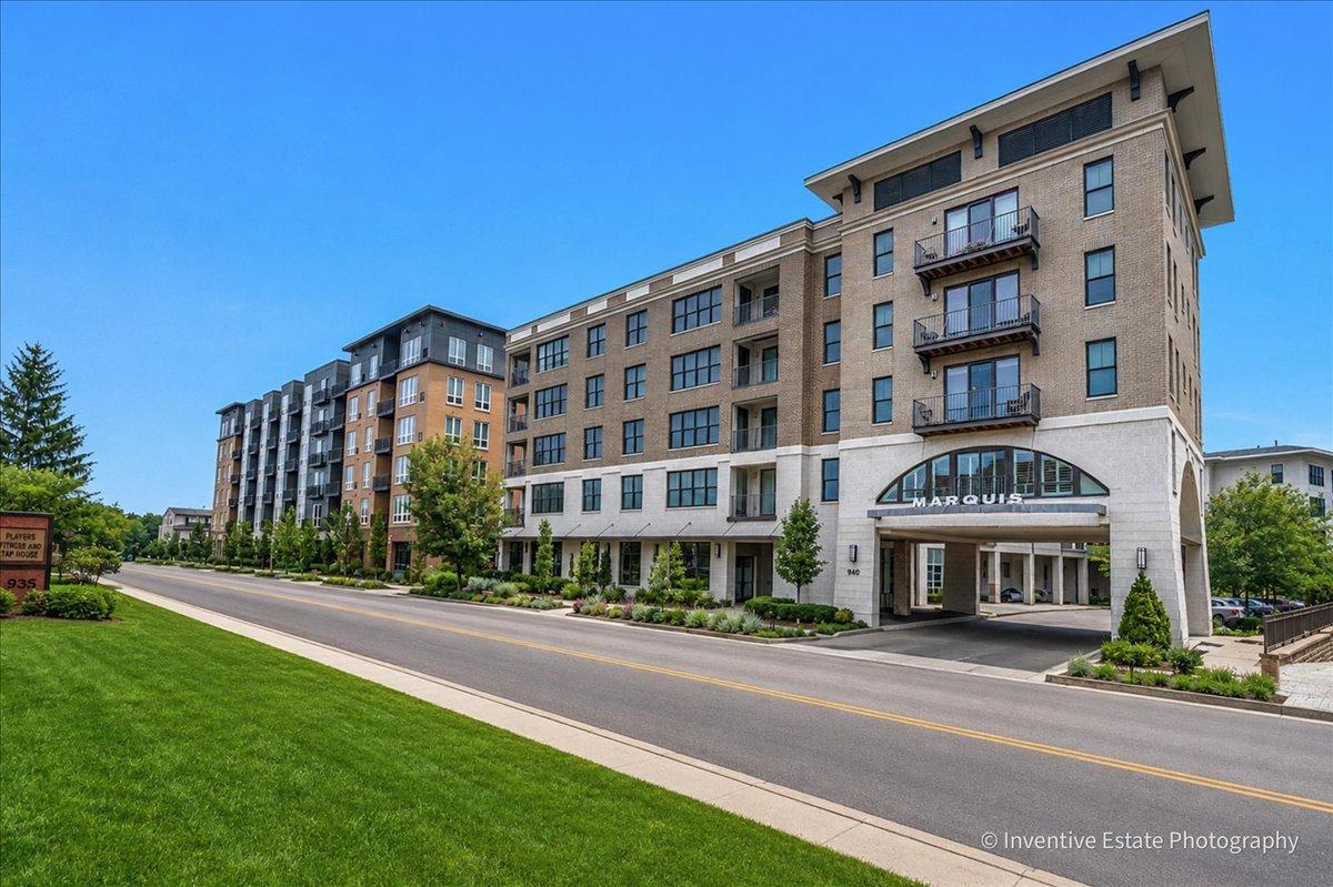 940 Maple Ave. #309, Downers Grove, IL 60515