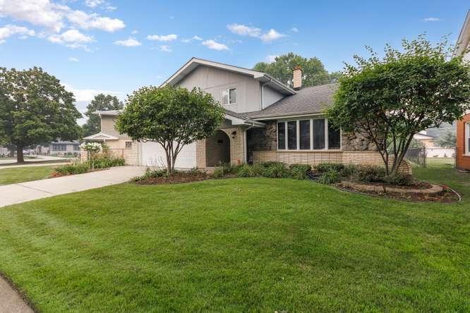 10529 Lorel Ave., Oak Lawn, IL 60453