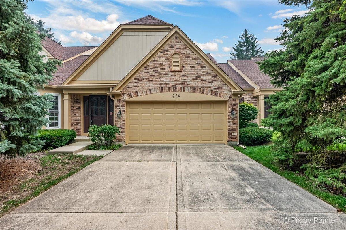 224 Lorraine Cir., Bloomingdale, IL 60108