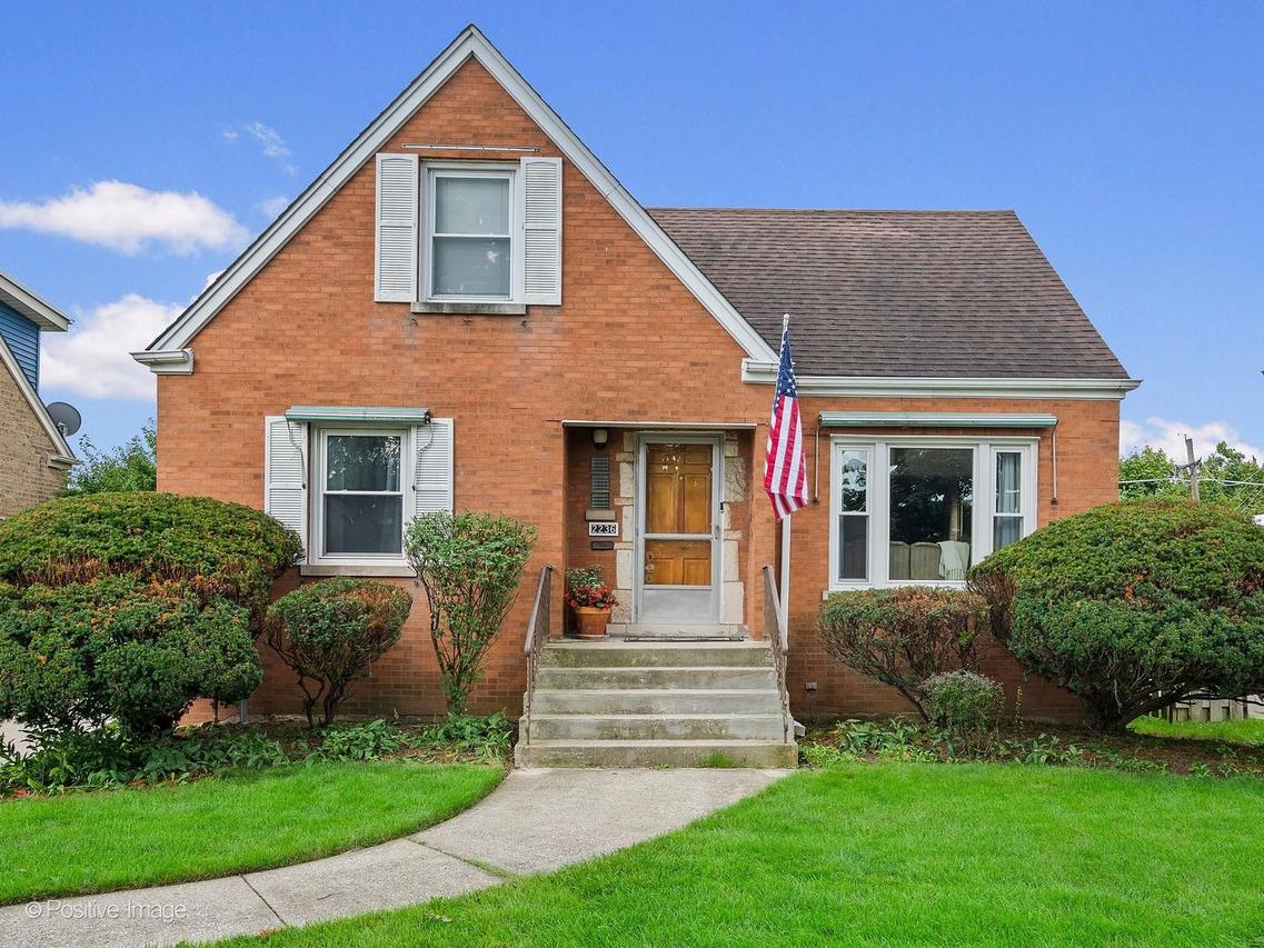 2236 S 5th Ave., North Riverside, IL 60546