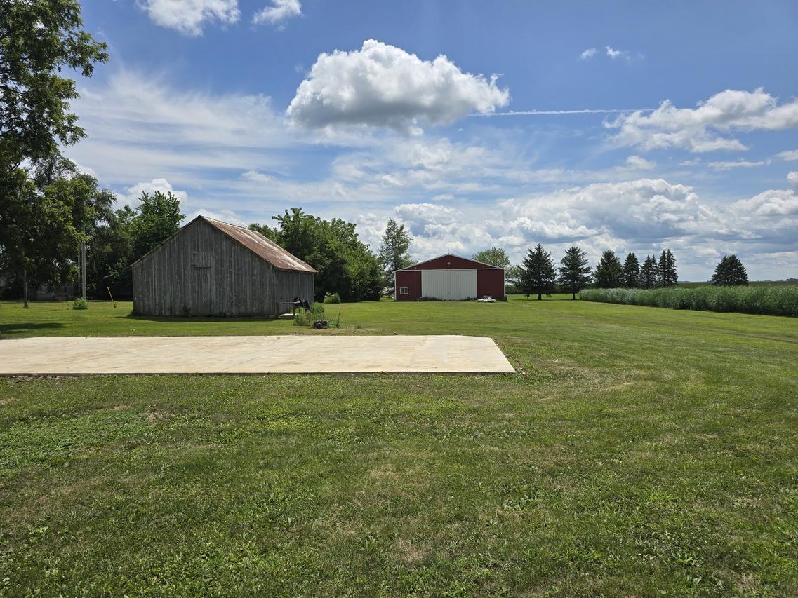 109 W Carper St., Seymour, IL 61875
