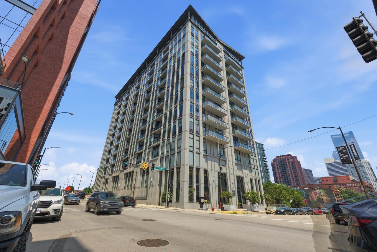 740 W Fulton St. #1203, Chicago, IL 60661