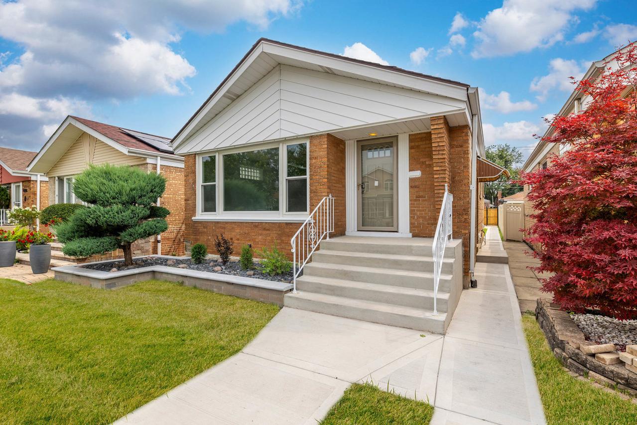 6031 S Moody Ave., Chicago, IL 60638