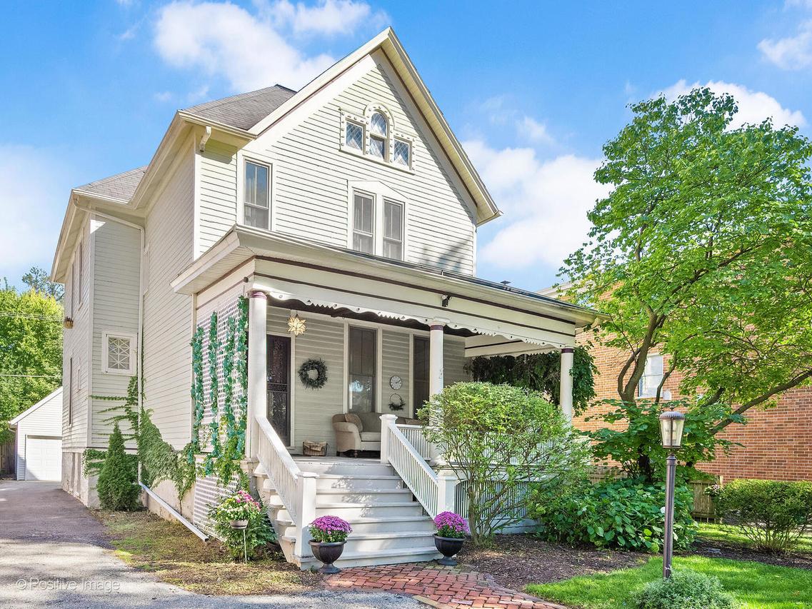 25 S Spring Ave., La Grange, IL 60525