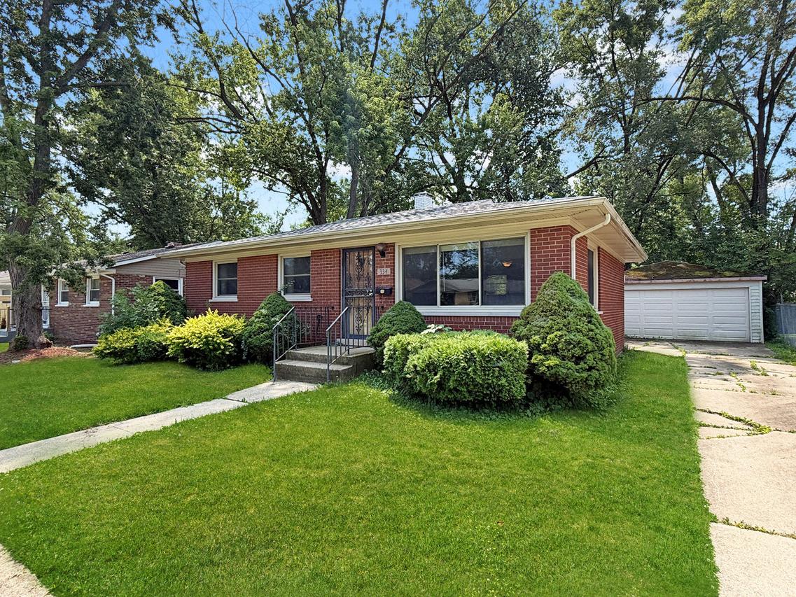 334 Hickory St., Chicago Heights, IL 60411